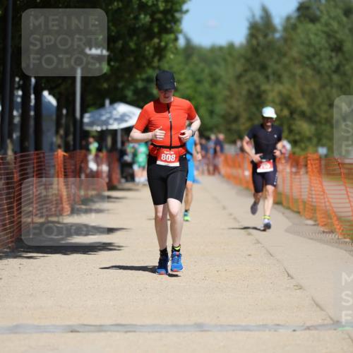 07.09.2025 - 19. Norderstedt Triathlon Michael Strokosch http://msf.ph/oto/8795955 07.09.2025 13:02:03 Laufen 700, 750, 808 meine-sportfotos.de