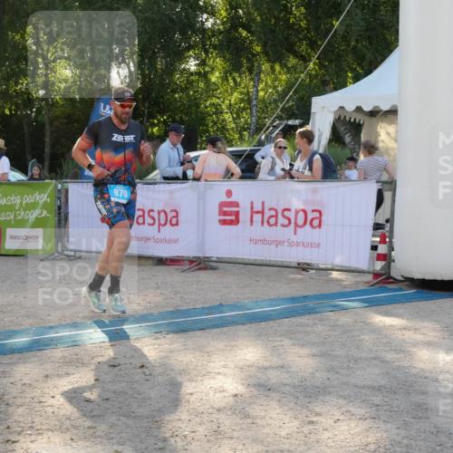 07.09.2025 - 19. Norderstedt Triathlon Zöllner http://msf.ph/oto/8795956 07.09.2025 17:07:47 Ziel 870, 902 meine-sportfotos.de
