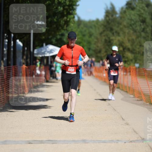 07.09.2025 - 19. Norderstedt Triathlon Michael Strokosch http://msf.ph/oto/8795959 07.09.2025 13:02:04 Laufen 700, 750, 808 meine-sportfotos.de