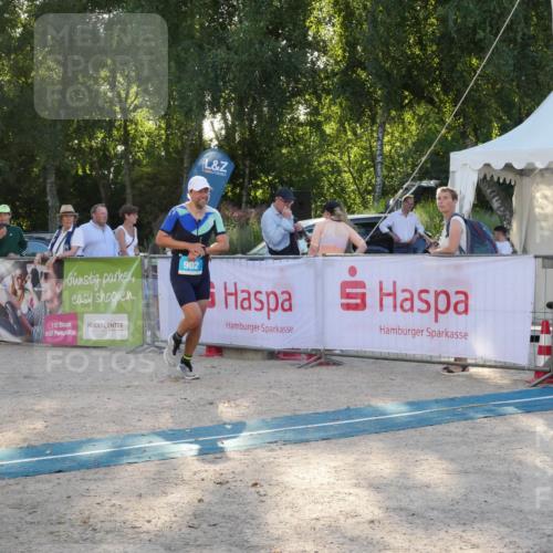 07.09.2025 - 19. Norderstedt Triathlon Zöllner http://msf.ph/oto/8795977 07.09.2025 17:07:50 Ziel 870, 902 meine-sportfotos.de