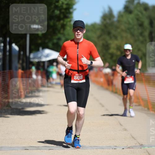 07.09.2025 - 19. Norderstedt Triathlon Michael Strokosch http://msf.ph/oto/8795986 07.09.2025 13:02:05 Laufen 700, 750, 808 meine-sportfotos.de