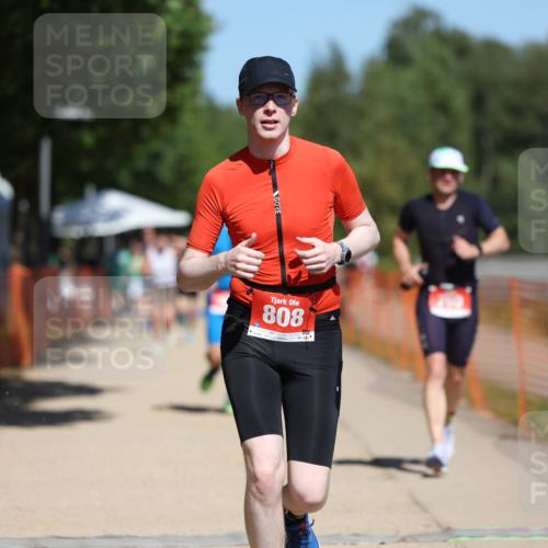 07.09.2025 - 19. Norderstedt Triathlon Michael Strokosch http://msf.ph/oto/8795994 07.09.2025 13:02:06 Laufen 700, 750, 808 meine-sportfotos.de