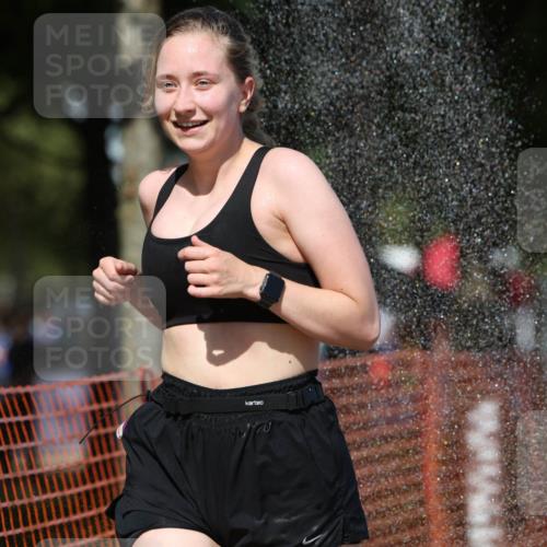 07.09.2025 - 19. Norderstedt Triathlon Michael Strokosch http://msf.ph/oto/8796027 07.09.2025 13:51:48 Laufen 324, 333, 1352 meine-sportfotos.de