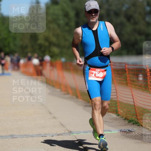 07.09.2025 - 19. Norderstedt Triathlon Michael Strokosch http://msf.ph/oto/8796030 07.09.2025 13:02:11 Laufen 700, 750, 1264, 1293, 1391 meine-sportfotos.de