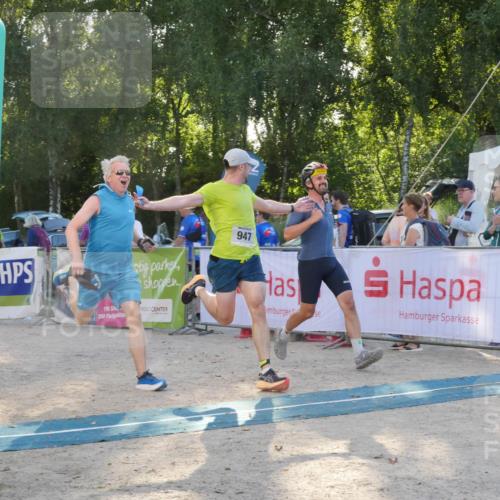 07.09.2025 - 19. Norderstedt Triathlon Zöllner http://msf.ph/oto/8796045 07.09.2025 17:09:07 Ziel 947 meine-sportfotos.de