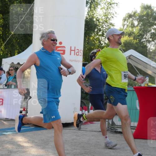 07.09.2025 - 19. Norderstedt Triathlon Zöllner http://msf.ph/oto/8796054 07.09.2025 17:09:08 Ziel 947 meine-sportfotos.de