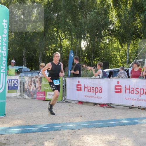 07.09.2025 - 19. Norderstedt Triathlon Zöllner http://msf.ph/oto/8796103 07.09.2025 17:11:06 Ziel 408, 945, 1410 meine-sportfotos.de