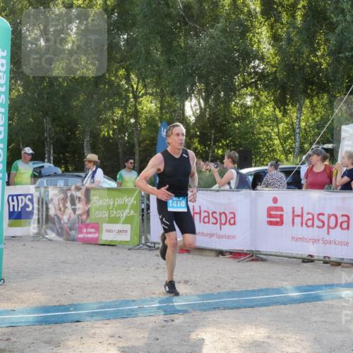07.09.2025 - 19. Norderstedt Triathlon Zöllner http://msf.ph/oto/8796107 07.09.2025 17:11:07 Ziel 408, 945, 1410 meine-sportfotos.de