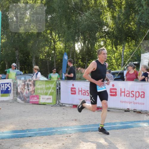 07.09.2025 - 19. Norderstedt Triathlon Zöllner http://msf.ph/oto/8796113 07.09.2025 17:11:07 Ziel 408, 945, 1410 meine-sportfotos.de