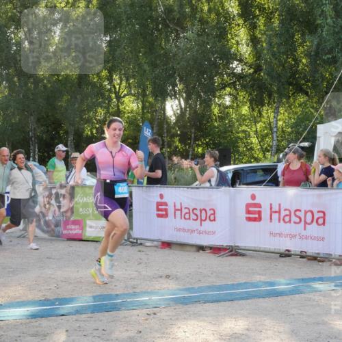 07.09.2025 - 19. Norderstedt Triathlon Zöllner http://msf.ph/oto/8796119 07.09.2025 17:11:08 Ziel 408, 945, 1410 meine-sportfotos.de