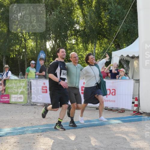 07.09.2025 - 19. Norderstedt Triathlon Zöllner http://msf.ph/oto/8796138 07.09.2025 17:11:10 Ziel 408, 945, 1410 meine-sportfotos.de