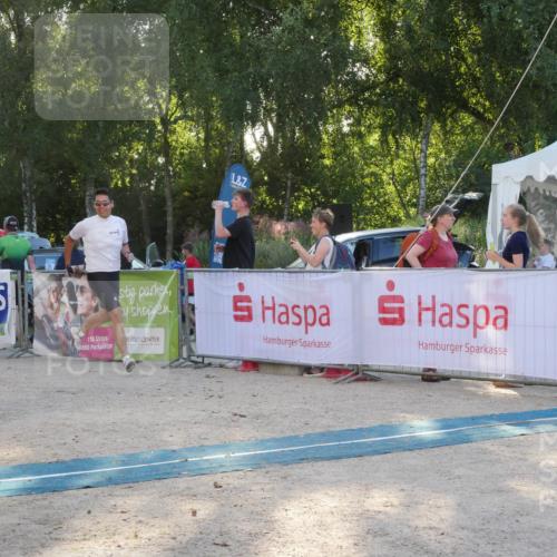 07.09.2025 - 19. Norderstedt Triathlon Zöllner http://msf.ph/oto/8796155 07.09.2025 17:11:28 Ziel 955 meine-sportfotos.de