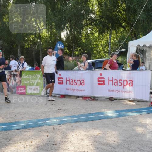 07.09.2025 - 19. Norderstedt Triathlon Zöllner http://msf.ph/oto/8796160 07.09.2025 17:11:29 Ziel 955 meine-sportfotos.de