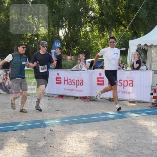 07.09.2025 - 19. Norderstedt Triathlon Zöllner http://msf.ph/oto/8796172 07.09.2025 17:11:30 Ziel 955 meine-sportfotos.de