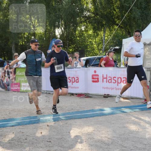 07.09.2025 - 19. Norderstedt Triathlon Zöllner http://msf.ph/oto/8796176 07.09.2025 17:11:30 Ziel 955 meine-sportfotos.de