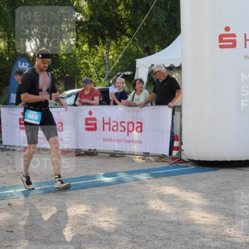 07.09.2025 - 19. Norderstedt Triathlon Zöllner http://msf.ph/oto/8796191 07.09.2025 17:11:48 Ziel 866 meine-sportfotos.de