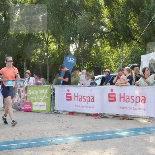 07.09.2025 - 19. Norderstedt Triathlon Zöllner http://msf.ph/oto/8796202 07.09.2025 17:12:10 Ziel 390, 1413 meine-sportfotos.de