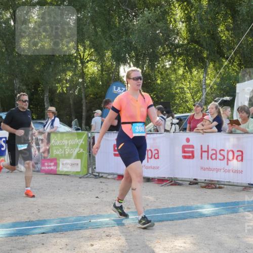 07.09.2025 - 19. Norderstedt Triathlon Zöllner http://msf.ph/oto/8796219 07.09.2025 17:12:12 Ziel 390, 1413 meine-sportfotos.de