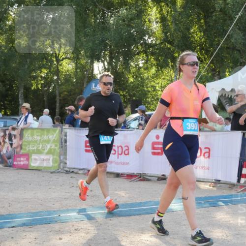 07.09.2025 - 19. Norderstedt Triathlon Zöllner http://msf.ph/oto/8796231 07.09.2025 17:12:13 Ziel 390, 1413 meine-sportfotos.de