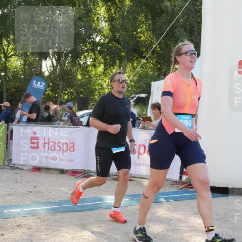 07.09.2025 - 19. Norderstedt Triathlon Zöllner http://msf.ph/oto/8796238 07.09.2025 17:12:13 Ziel 390, 1413 meine-sportfotos.de