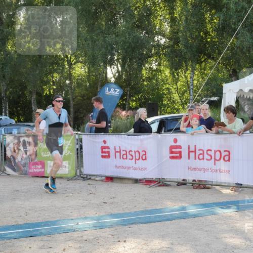 07.09.2025 - 19. Norderstedt Triathlon Zöllner http://msf.ph/oto/8796251 07.09.2025 17:12:43 Ziel 883, 1557 meine-sportfotos.de