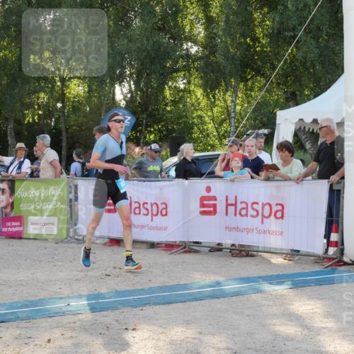 07.09.2025 - 19. Norderstedt Triathlon Zöllner http://msf.ph/oto/8796256 07.09.2025 17:12:43 Ziel 883, 1557 meine-sportfotos.de
