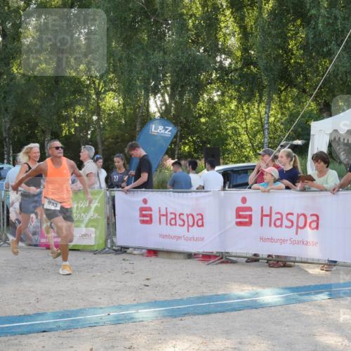 07.09.2025 - 19. Norderstedt Triathlon Zöllner http://msf.ph/oto/8796286 07.09.2025 17:12:51 Ziel 933, 1557 meine-sportfotos.de