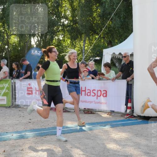 07.09.2025 - 19. Norderstedt Triathlon Zöllner http://msf.ph/oto/8796303 07.09.2025 17:12:52 Ziel 933 meine-sportfotos.de