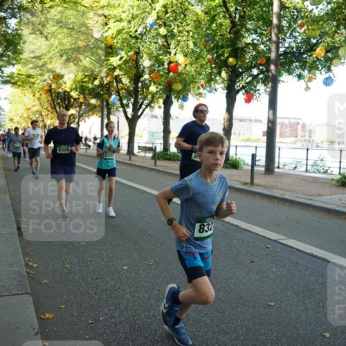 07.09.2025 - BARMER Alsterlauf Yannick Fuchs http://msf.ph/oto/8796309 07.09.2025 11:44:29 Laufen 8325, 8322, 80, 832 meine-sportfotos.de
