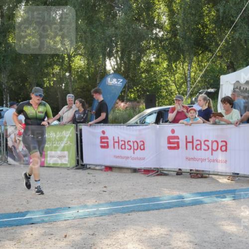 07.09.2025 - 19. Norderstedt Triathlon Zöllner http://msf.ph/oto/8796312 07.09.2025 17:12:57 Ziel 454, 933 meine-sportfotos.de