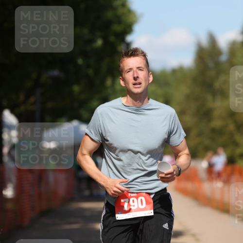 07.09.2025 - 19. Norderstedt Triathlon Michael Strokosch http://msf.ph/oto/8796335 07.09.2025 13:53:29 Laufen 230, 790 meine-sportfotos.de