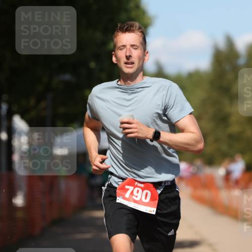 07.09.2025 - 19. Norderstedt Triathlon Michael Strokosch http://msf.ph/oto/8796342 07.09.2025 13:53:29 Laufen 230, 790 meine-sportfotos.de