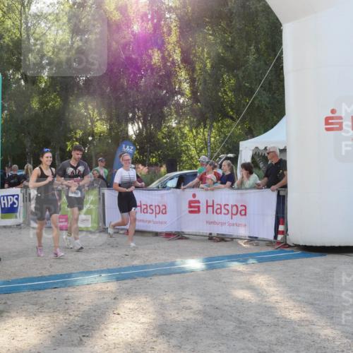 07.09.2025 - 19. Norderstedt Triathlon Zöllner http://msf.ph/oto/8796367 07.09.2025 17:14:23 Ziel 940, 1435 meine-sportfotos.de