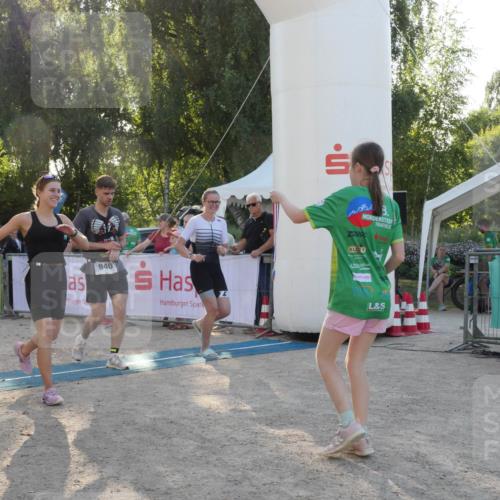 07.09.2025 - 19. Norderstedt Triathlon Zöllner http://msf.ph/oto/8796393 07.09.2025 17:14:24 Ziel 940, 1435 meine-sportfotos.de