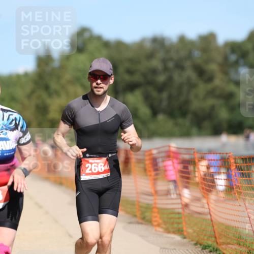 07.09.2025 - 19. Norderstedt Triathlon Michael Strokosch http://msf.ph/oto/8796396 07.09.2025 13:03:01 Laufen 159, 233, 266 meine-sportfotos.de