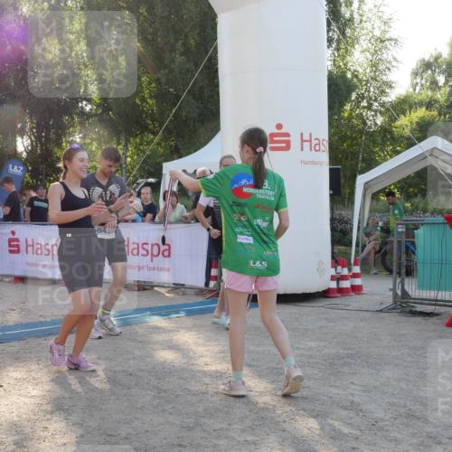 07.09.2025 - 19. Norderstedt Triathlon Zöllner http://msf.ph/oto/8796398 07.09.2025 17:14:25 Ziel 940, 1435, 1472 meine-sportfotos.de