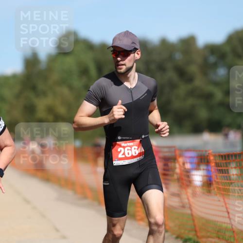 07.09.2025 - 19. Norderstedt Triathlon Michael Strokosch http://msf.ph/oto/8796400 07.09.2025 13:03:01 Laufen 159, 233, 266 meine-sportfotos.de