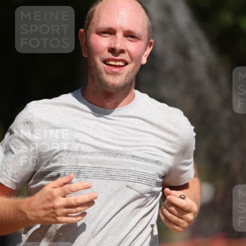 07.09.2025 - 19. Norderstedt Triathlon Michael Strokosch http://msf.ph/oto/8796401 07.09.2025 12:19:41 Laufen 801, 1265 meine-sportfotos.de