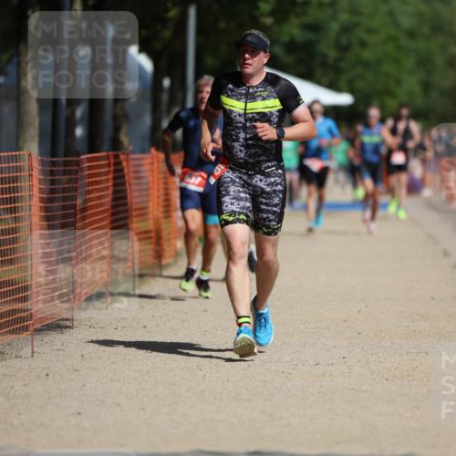 07.09.2025 - 19. Norderstedt Triathlon Michael Strokosch http://msf.ph/oto/8796406 07.09.2025 12:19:45 Laufen 837, 862, 1265 meine-sportfotos.de