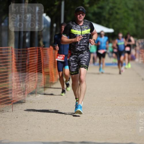 07.09.2025 - 19. Norderstedt Triathlon Michael Strokosch http://msf.ph/oto/8796412 07.09.2025 12:19:46 Laufen 837, 862, 1265 meine-sportfotos.de
