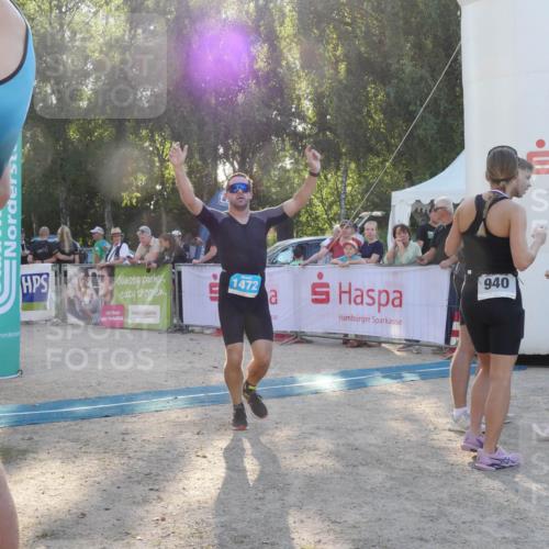 07.09.2025 - 19. Norderstedt Triathlon Zöllner http://msf.ph/oto/8796426 07.09.2025 17:14:30 Ziel 940, 1435, 1472 meine-sportfotos.de