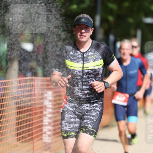 07.09.2025 - 19. Norderstedt Triathlon Michael Strokosch http://msf.ph/oto/8796462 07.09.2025 12:19:48 Laufen 215, 791, 837, 862, 1265 meine-sportfotos.de