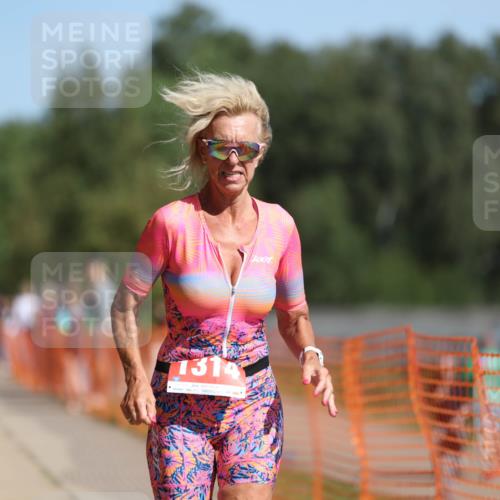 07.09.2025 - 19. Norderstedt Triathlon Michael Strokosch http://msf.ph/oto/8796498 07.09.2025 11:55:03 Laufen 1314 meine-sportfotos.de