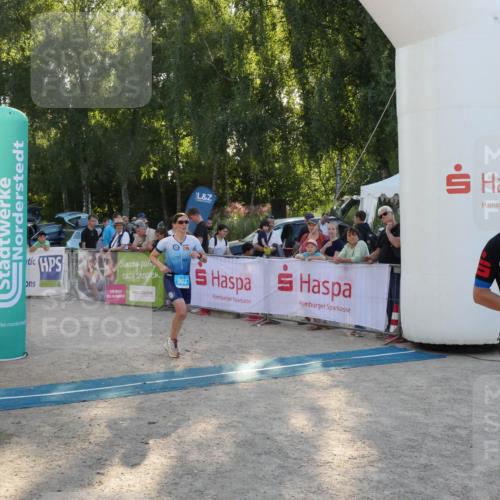 07.09.2025 - 19. Norderstedt Triathlon Zöllner http://msf.ph/oto/8796503 07.09.2025 17:15:44 Ziel 903 meine-sportfotos.de