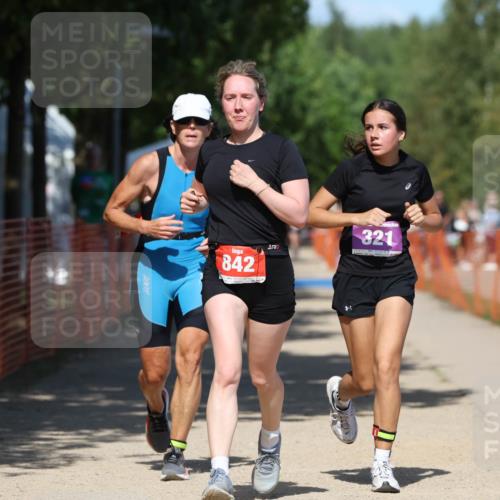 07.09.2025 - 19. Norderstedt Triathlon Michael Strokosch http://msf.ph/oto/8796519 07.09.2025 13:54:43 Laufen 270, 321, 842 meine-sportfotos.de