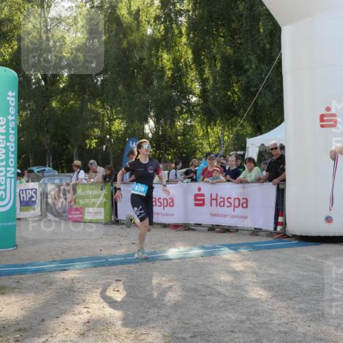 07.09.2025 - 19. Norderstedt Triathlon Zöllner http://msf.ph/oto/8796527 07.09.2025 17:15:53 Ziel 878 meine-sportfotos.de