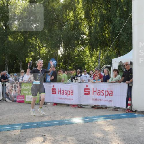 07.09.2025 - 19. Norderstedt Triathlon Zöllner http://msf.ph/oto/8796567 07.09.2025 17:16:20 Ziel 1450 meine-sportfotos.de