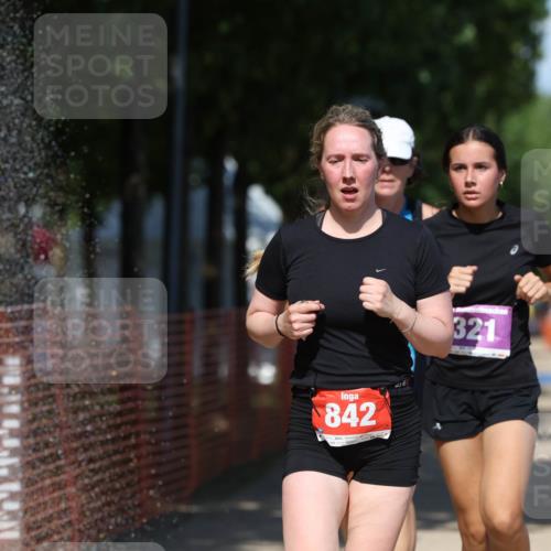 07.09.2025 - 19. Norderstedt Triathlon Michael Strokosch http://msf.ph/oto/8796569 07.09.2025 13:54:45 Laufen 270, 321, 842 meine-sportfotos.de