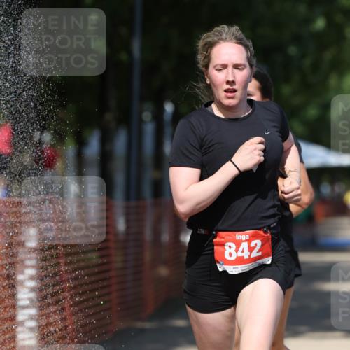 07.09.2025 - 19. Norderstedt Triathlon Michael Strokosch http://msf.ph/oto/8796584 07.09.2025 13:54:45 Laufen 270, 321, 842 meine-sportfotos.de