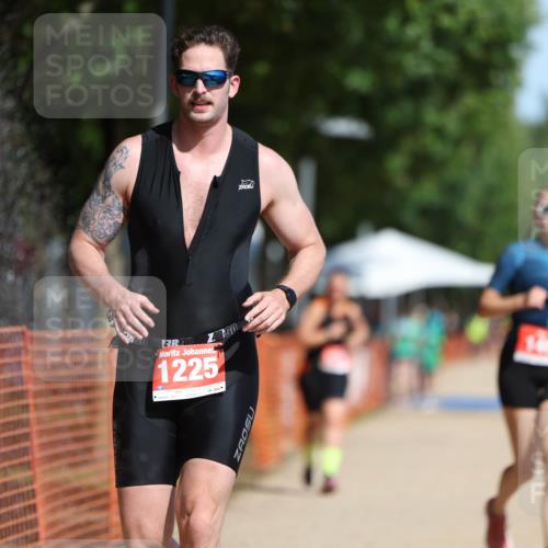 07.09.2025 - 19. Norderstedt Triathlon Michael Strokosch http://msf.ph/oto/8796616 07.09.2025 12:20:04 Laufen 140, 1225, 1278 meine-sportfotos.de